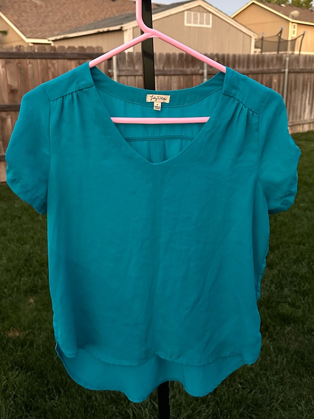 Lily white size small top